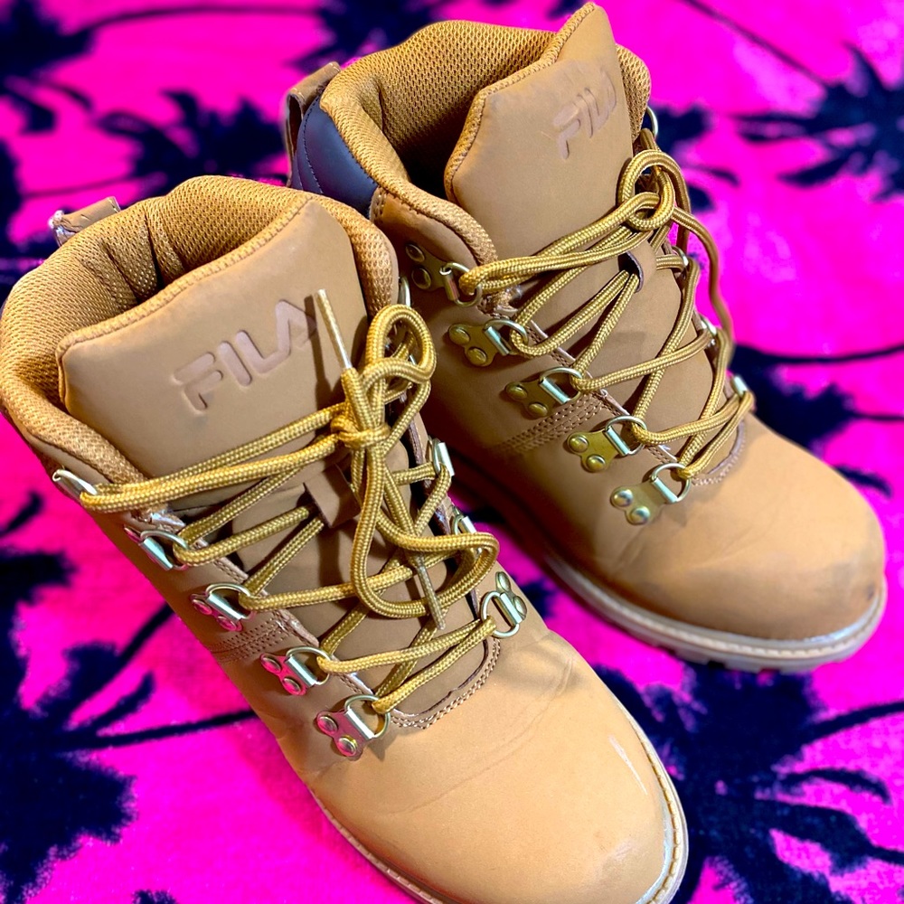 Boots FILA like new